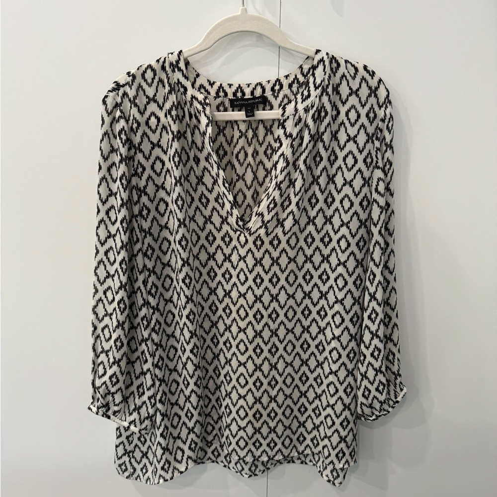 Black and White Patterned Women's Top